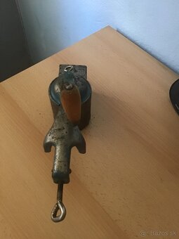 MLYNčEK NA MAK JIHOKOV LIATINOVý - 2