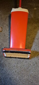 Darujem starsi rucny tepovac - 2