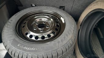 Nové zimné pneumatiky obuté na nových plechových diskoch - 2