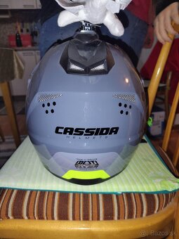 Na predaj prilba - 2