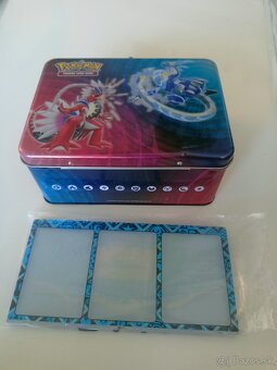 Pokémon kufrík + magnetický stojan na 3 karty - 2