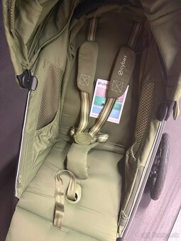 Cybex Avi spin Moss green - 2