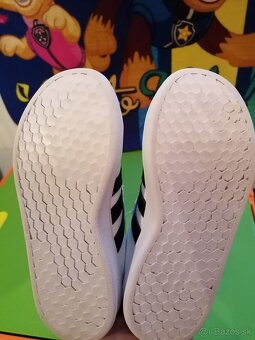 Tenisky adidas v. 28 - 2