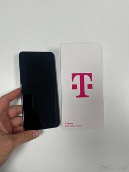 T Phone 4/64GB - 2