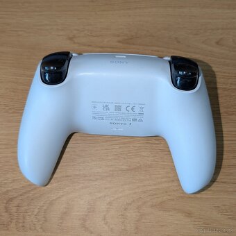PS5 DualSence ovládač - 2