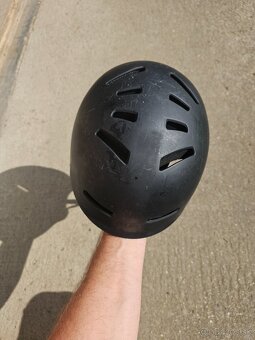 Prilba na kolobezku mtb a ine - 2