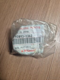 Predám orig. diel Kawasaki 92093-1363 Seal Muffler kx 125 - 2