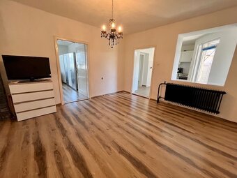 Rodinný dom Kolíňany, 408 m2 pozemok - 2