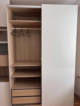 Obývačková stena s osvetlením 300€ a skriňa 100€ - 2
