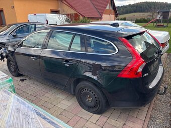 Volvo v60 rozpredam diely, 1,6 hdi e-drive 84kw powershift - 2