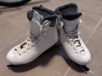 Dievčenské ľadové korčule - 2