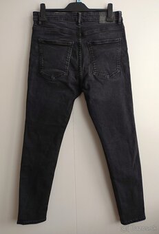 Pánske čierne obtiahnuté rifle (Pull&Bear) - 2