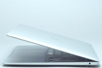 ZÁRUKA/Macbook Air 13.3"/M1/8GB RAM/256GB SSD/CZ - 2