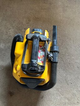 Predám vysávač baterkový dewalt - 2