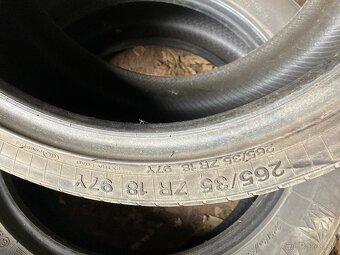 265/35R18 - 2