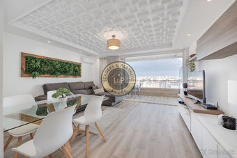 Apartmán 4+kk s balkónom a bazénom Torrevieja-Playa del Aceq - 2