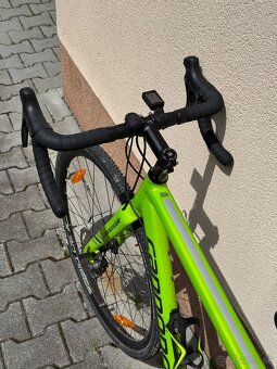 Bicykel Cannondale a tretry Specialized - 2