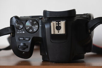 CANON 250D - 2