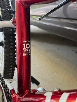 WOOM 4 Anniversary red - 2