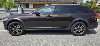 Volvo V90 Cross Country D4 2.0L Cross Country Pro AWD A/T - 2