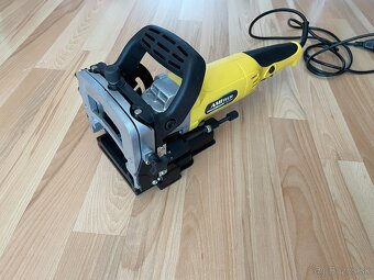 Lamelovacia fréza Amitech 900W - 2