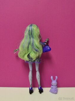 Monster High bábika Twyla, Ever After High - 2