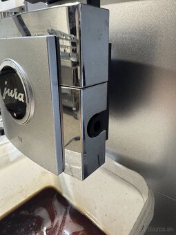 Predám kavovar jura x8 - 2