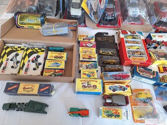 Politoys Mebetoys Corgi  Matchbox RW SF boxy - 2