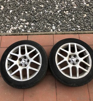 Elektrony  215/45 R16 - 2