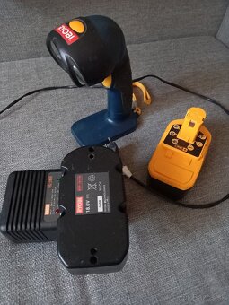 svietidlo RYOBI - 2