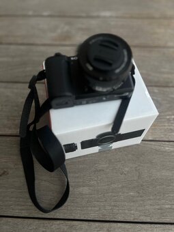 Sony Alpha ZV-E10 + 16-50mm - 2