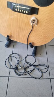 Akusticka gitara so snímačom - 2