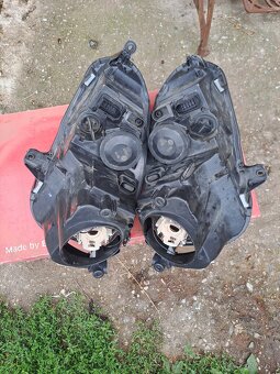 Predne svetla vw golf5 - 2