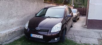 Toyota corolla verso 2.2 - 2