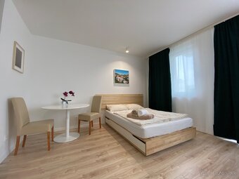 Moderný 1 izbový byt s balkónom a parkovaním - 2