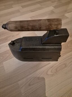 STAROŽITNÁ ŽEHLIČKA - 2