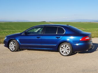 Škoda Superb 2.0 TDI CR 4x4 140k Elegance DSG
 - 2