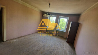 Predám tehlový 2 izbový byt v Štúrove - 2