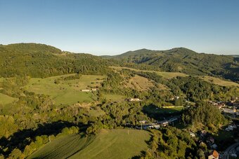 Váš súkromný raj s dychberúcim výhľadom a 9444m2 veľkým poze - 2