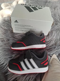 Tenisky Adidas c.22 nenosené - 2