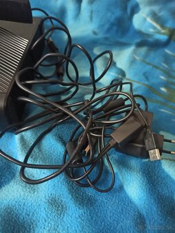 Xbox 360 herná konzola, čítaj inzerát - 2