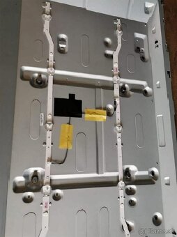 Samsung UE32j4000AW diely - 2