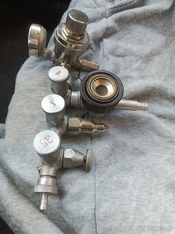 Predám kyslíkový redukčný ventil - 2