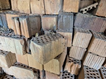 Darujem tehly za odvoz - 2