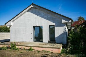 Predaj skolaudovaného rodinného domu-bungalovu v obci Horný  - 2