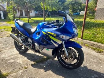 Predám moto Suzuki GSX 600 F - 2
