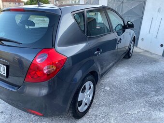 Kia Ceed 1.4 benzín 78Kw (5-st.) Manual - 2