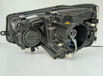 VW T5 lift 2009- pravé predné svetlo Xenon LEd - 2