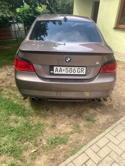 BMW E60 520i manuál - 2