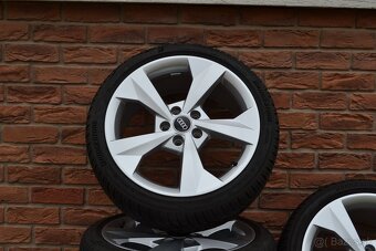 5x112 R18 Zimna sada Org. Audi A3 S3 8Y + 225/40 R18 Bridg. - 2